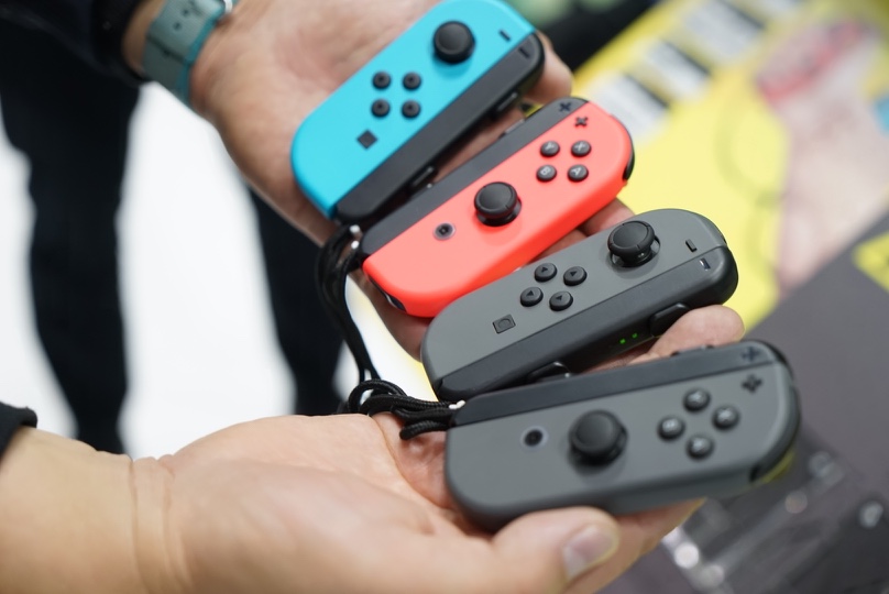 ニンテンドースイッチの予約は21日朝9時から 店頭とネット同時 色が選べるマイニンテンドーストアは23日開店 Engadget 日本版