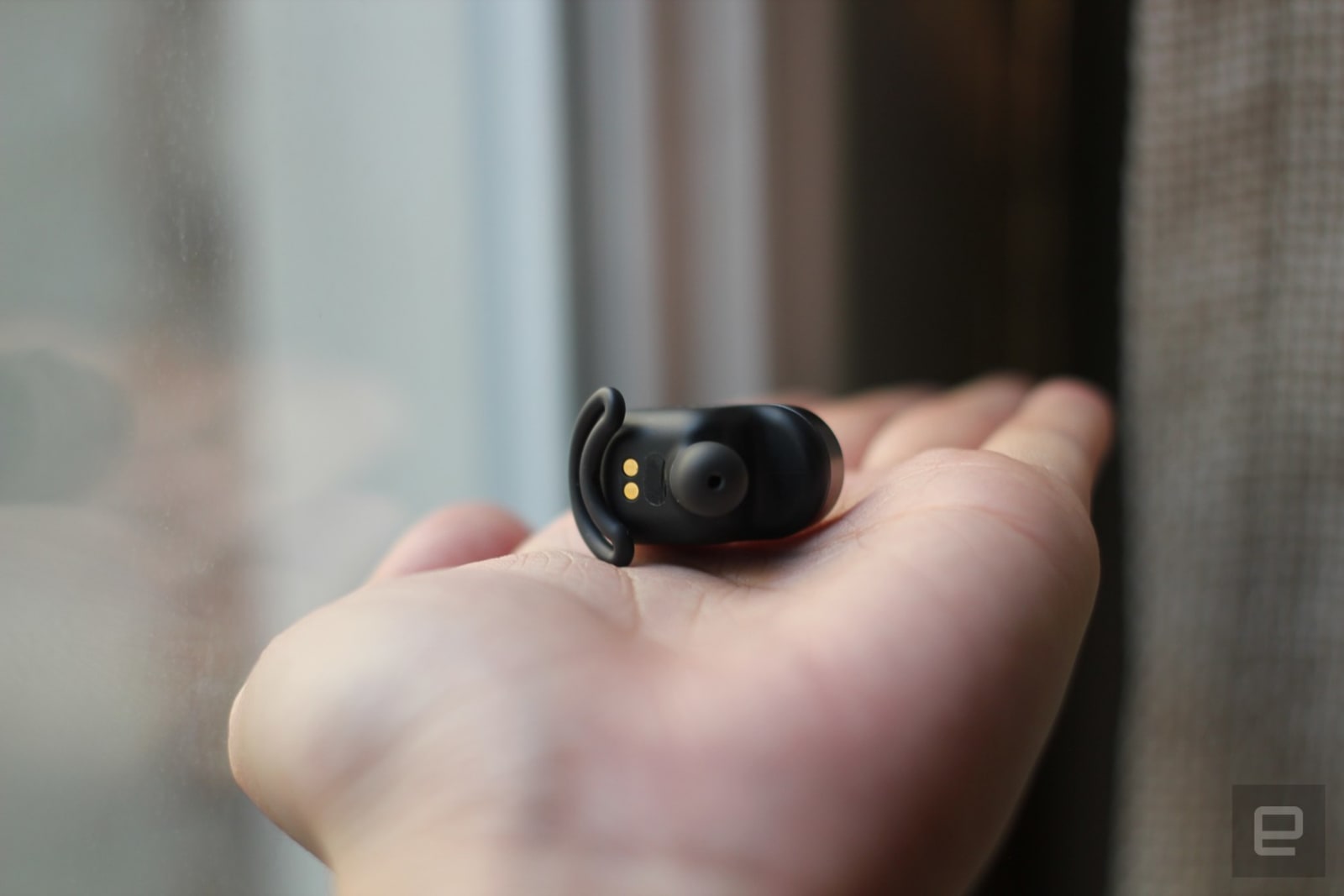 zingen regelmatig criticus Sony's Xperia Ear is not the hands-free assistant I wanted | Engadget