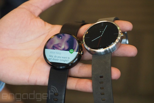 Moto 360 in black and silver