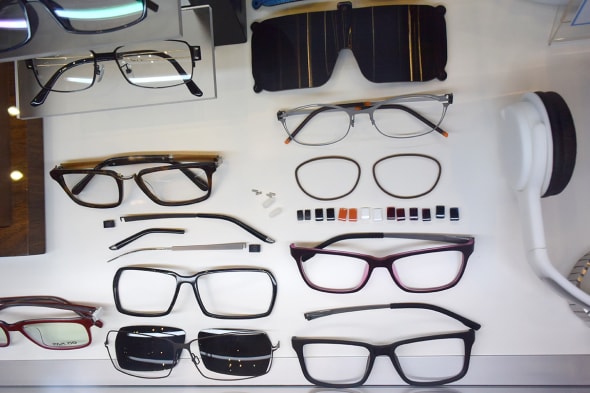 コナンくん愛用のスパイグラスやカスタマイズ可能な組み立て式も登場 国際メガネ展 Ioft Engadget 日本版