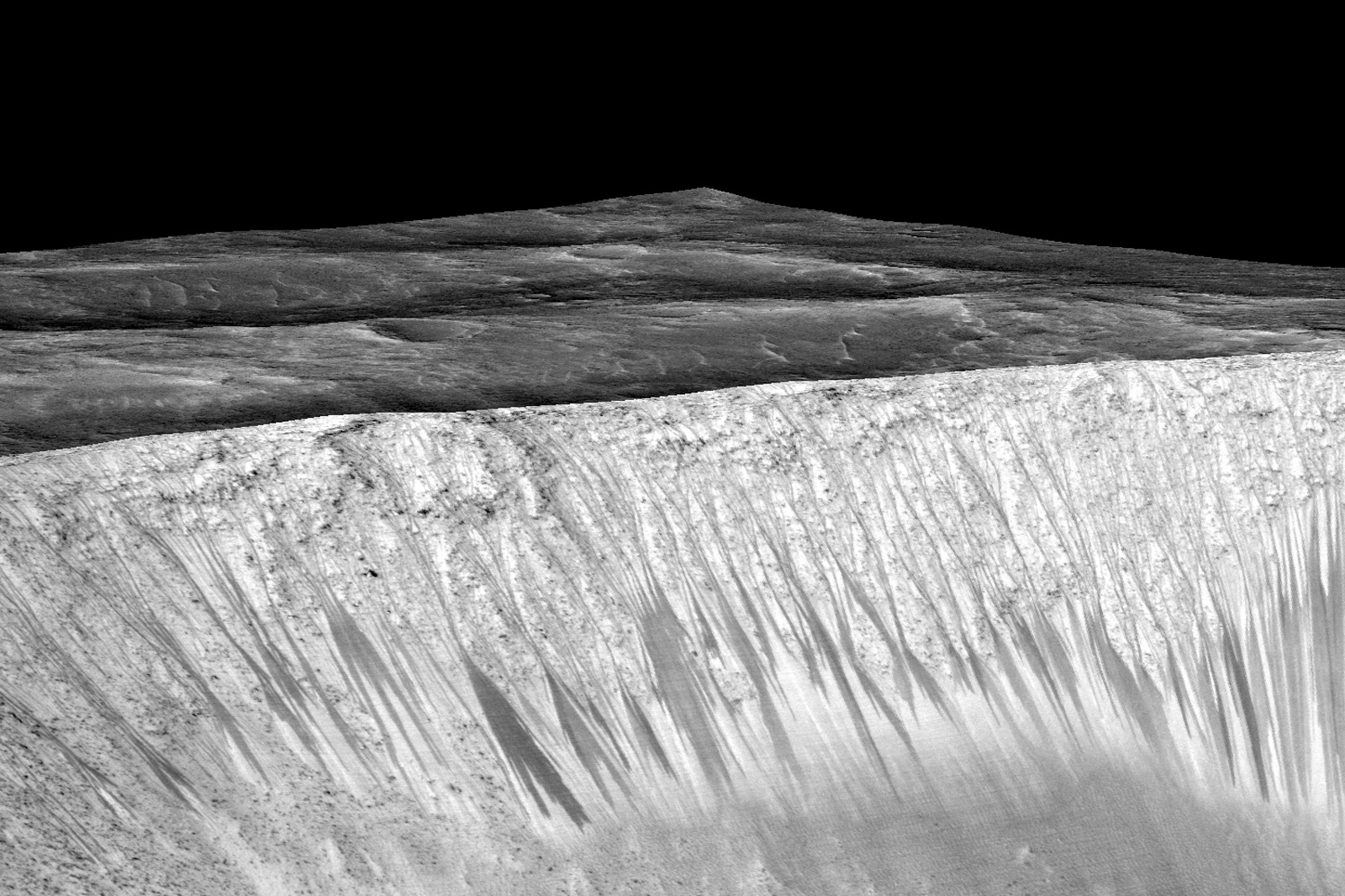 火星の黒い筋は溶けた氷ではない との研究結果が発表 ただし大気からの結露の可能性などは排除せず Engadget 日本版