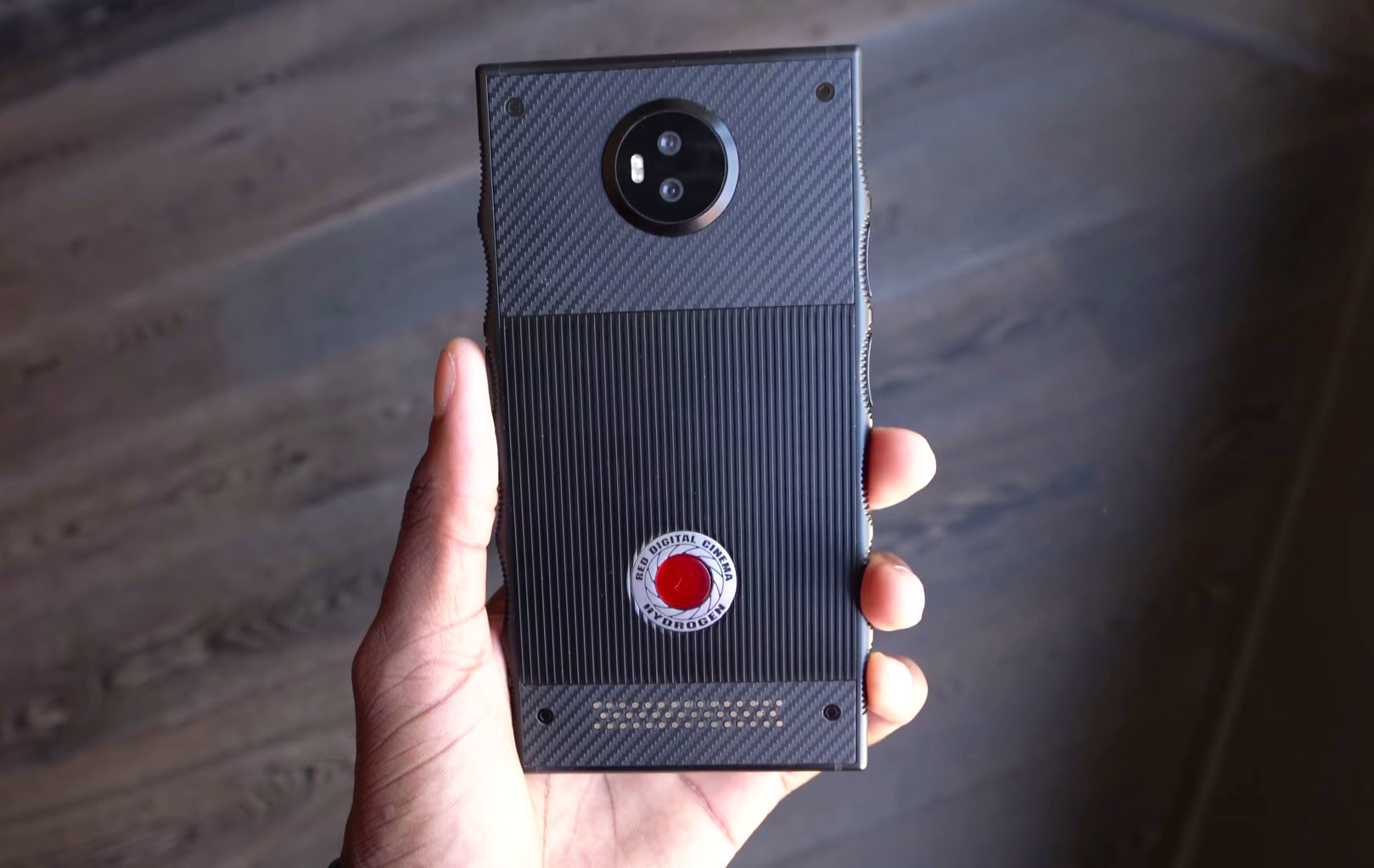 Redの ホログラフィックスマホ Hydrogen Oneが発売延期に 動画撮影機能は強化予定 Engadget 日本版