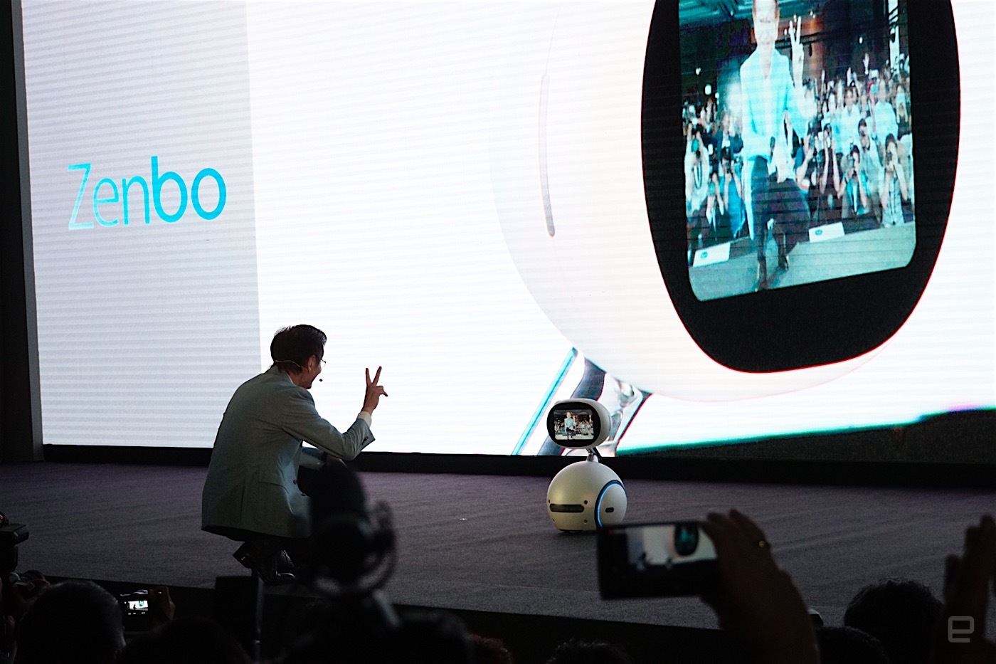 ASUS Zenbo Robot Walks Talks And Controls Your Home Engadget
