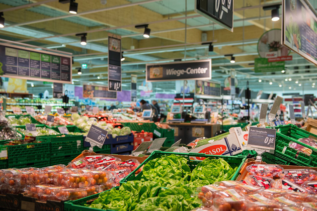 Philips intelligent lighting in a grocery store