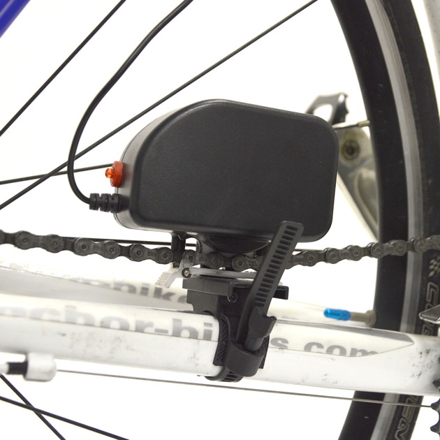 スマホも充電できる自転車用usb発電機がサンコーから ペダルを漕ぐだけで発電 出力は5v 500ma Engadget 日本版