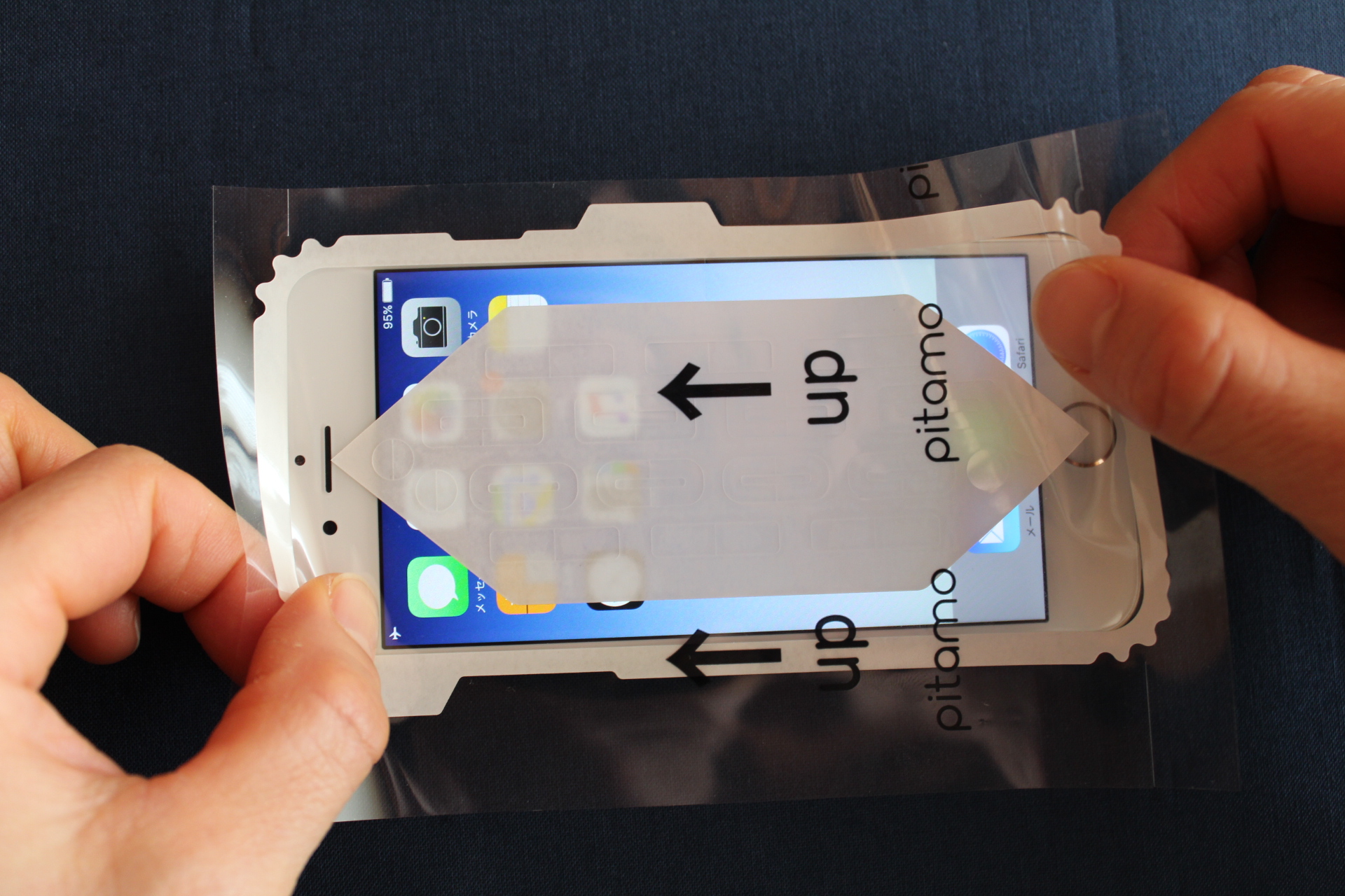 Iphoneに貼るだけで 水没故障を防ぐ 透明シールが10円で4月15日発売 Engadget 日本版
