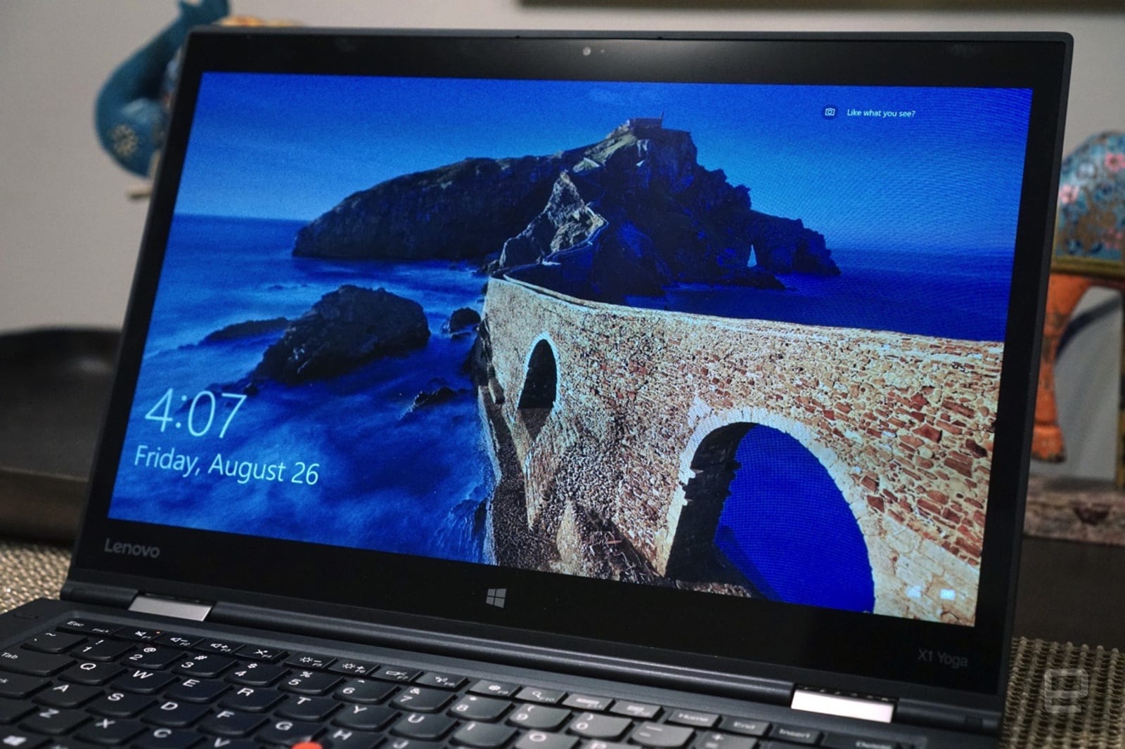 Lenovo's Thinkpad X1 Yoga will make you want OLED everywhere | Engadget