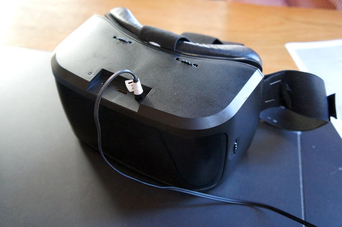 AuraVisor takes on Gear VR, no phone required | Engadget