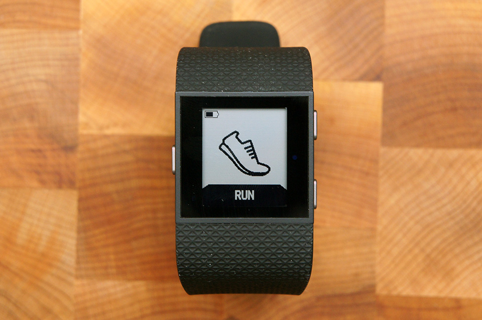 Fitbit Surge 和charge Hr 可以自动识别并记录不同的运动状态了