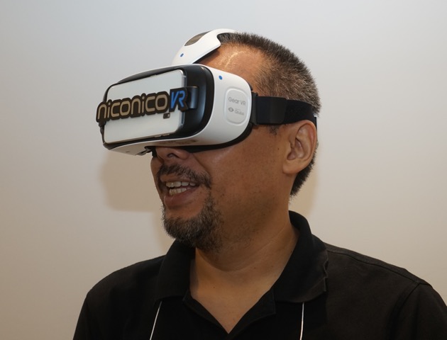 仮想空間でニコニコに没入するniconico Vr発表 Gear Vrの手元カメラで 食べながら見 実現 Tgs 2015 Engadget 日本版