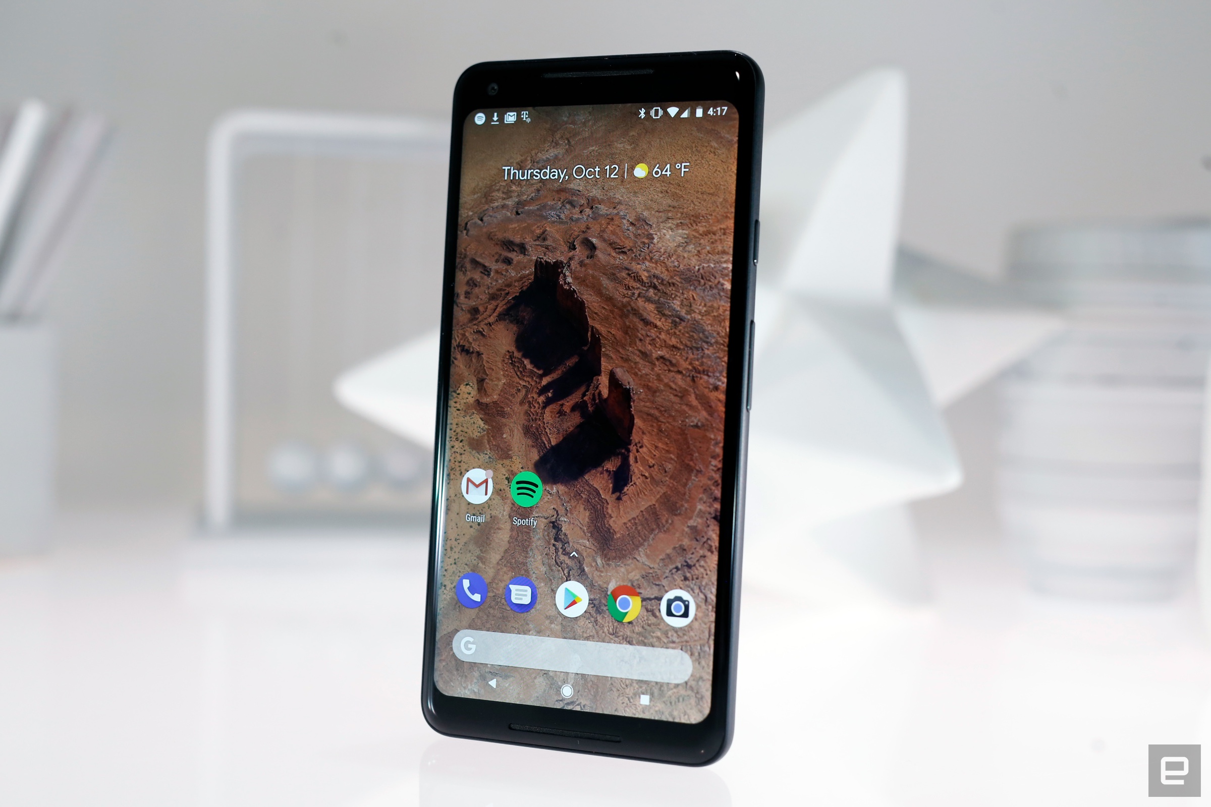 Google Pixel 2 XL review: Promising phone with new caveats - CNET