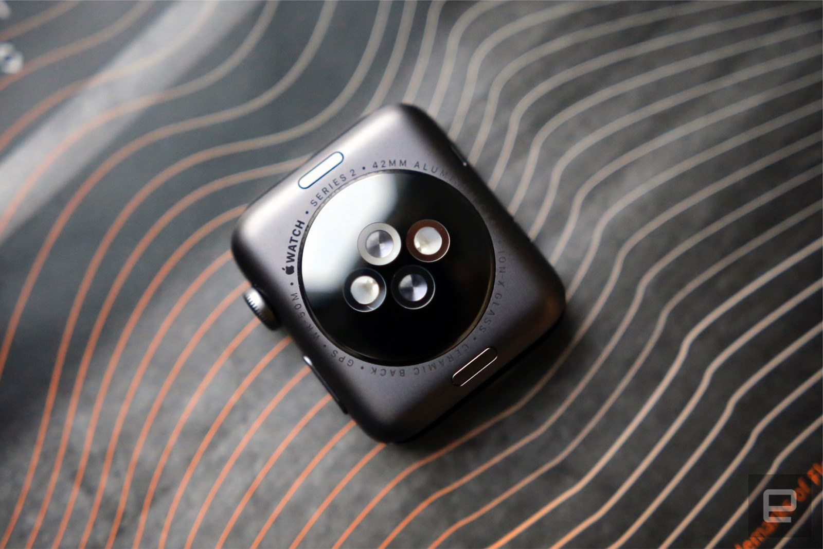 Apple Watch Series 2のバッテリー膨張問題 無償修理で対応へ 38mmモデルは対象外 Engadget 日本版