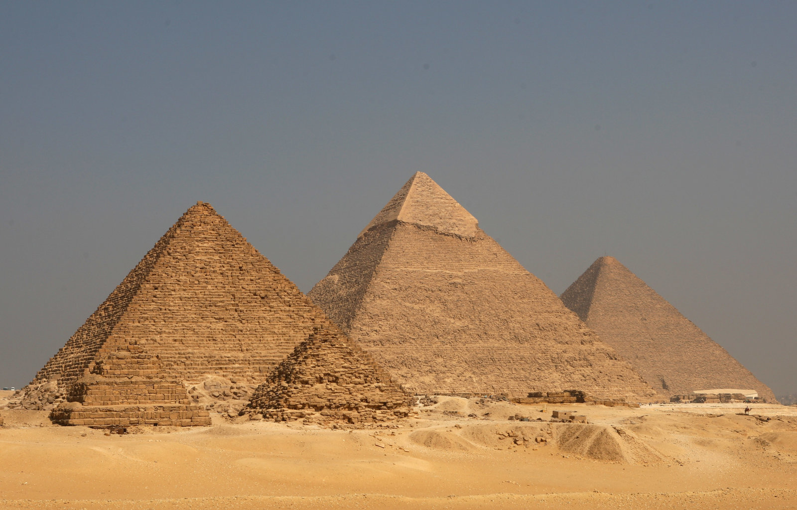 ピラミッド クフ王 の 世界最大のピラミッド！クフ王の墓の謎に迫る