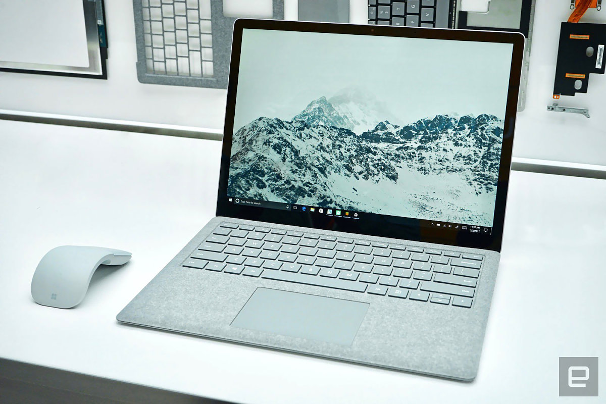速報 噂のクラムシェル型 Surface Laptop発表 4色のカラバリと人工皮革張りキーボードを採用 Engadget 日本版