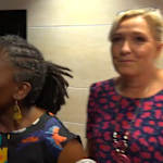 Non, Danièle Obono n'a pas invité Marine Le Pen à poser à côté d'elle devant les