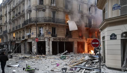 Une très violente explosion secoue la rue de Trévise à Paris, 3