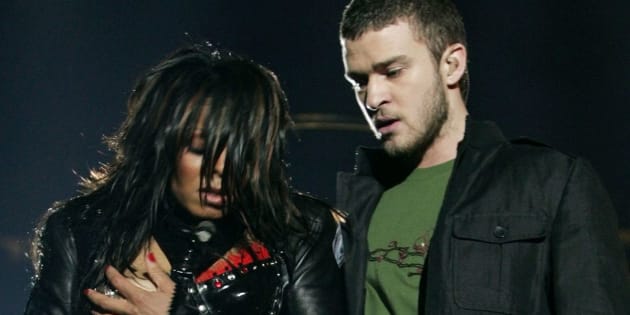 Singer Janet Jackson performs with singer Justin Timberlake during the halftime show at Super Bowl XXXVIII in Houston, Texas, in this February 1, 2004 file photo. Jackson's bare breast flash during the nationally televised game will cost the CBS television network a record $550,000 for violating indecency rules, U.S. communications regulators said September 22, 2004. As expected, the Federal Communications Commission said it has officially voted to fine the 20 stations owned by the CBS television network, a unit of conglomerate Viacom Inc., $27,500 each for airing the incident. REUTERS/Win McNamee  SV
