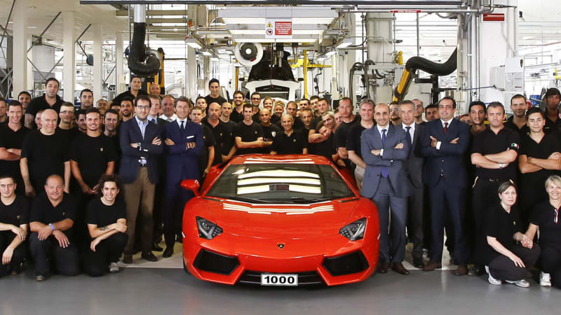 Lamborghini Sold A Record 3 245 Supercars Last Year Autoblog