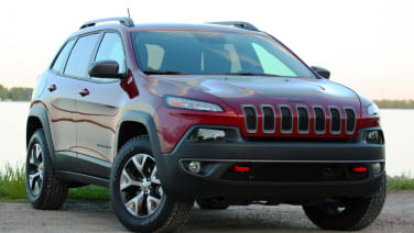 FCA recalls over 200k Jeep Cherokees for windshield wiper static