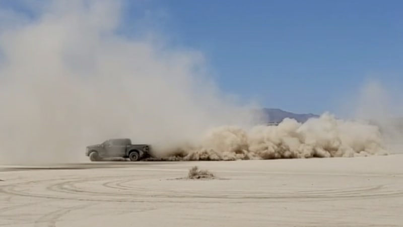 Ford F-150 Raptor R in der kalifornischen Wüste angeteasert
