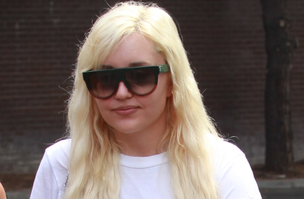 Amanda Bynes spotted in Beverly Hills following first interview in four ...