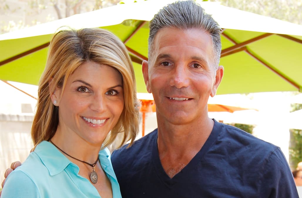 Inside Lori Loughlin's family's reaction to college ...