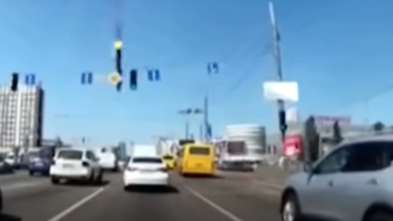 Dashcam captures Russian missile section falling in traffic on Kyiv road - Autoblog