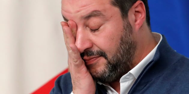 Risultati immagini per Matteo Salvini sotto botta