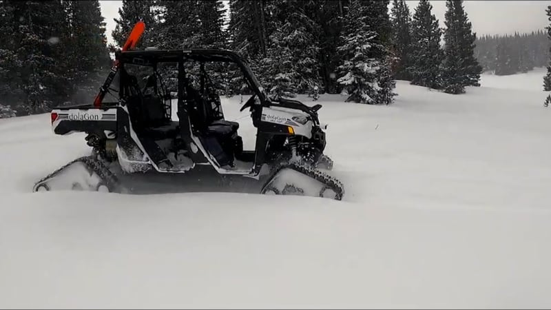 Conoce dolaGon, un vehículo autónomo diseñado para ayudar a los esquiadores