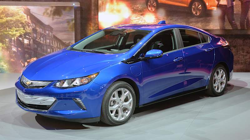 2016 Chevy Volt zaps into the Detroit Auto Show with big improvements