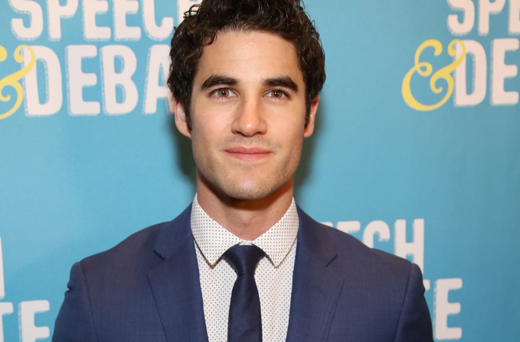 Darren Criss posts completely nude selfie -- and people are ...