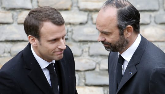 La dégringolade continue pour Macron et Philippe, au plus bas de leur