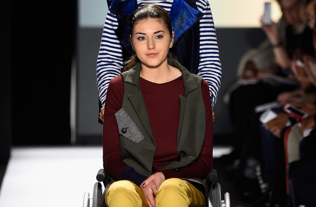 Formerly paralyzed teen hits the runway at NYFW, gets standing ovation