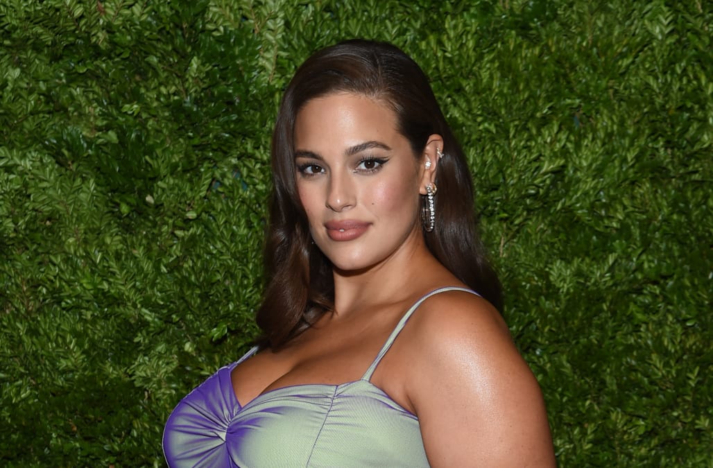 Ashley Graham Reveals Shes Gained 50 Lbs During Pregnancy