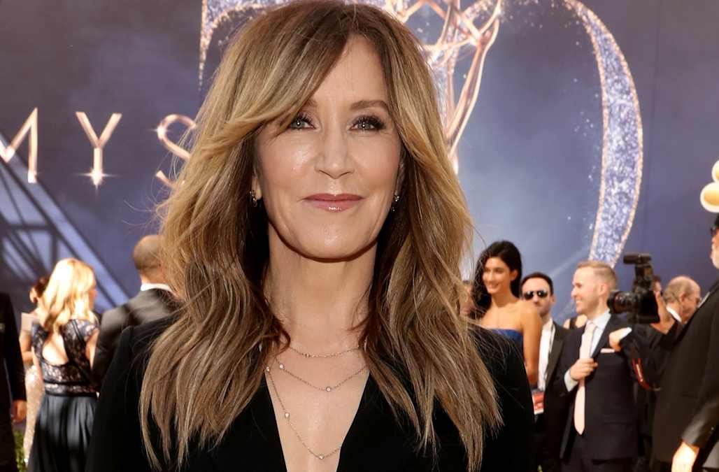 Felicity Huffman Steps Out Smiling Amid College Admissions Scandal