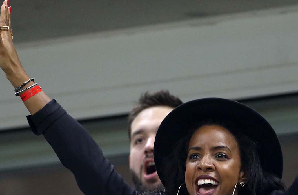 Kelly Rowland is 'so excited' about best friend Serena Williams' pregnancy: 'I can't wait to meet this little person' - AOL