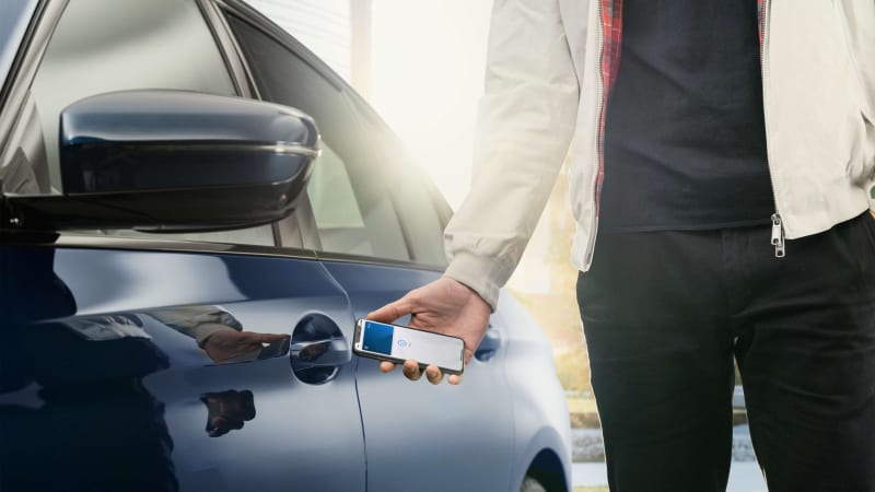 Los usuarios de iPhone ahora pueden compartir las llaves digitales de su automóvil con los propietarios de Pixel