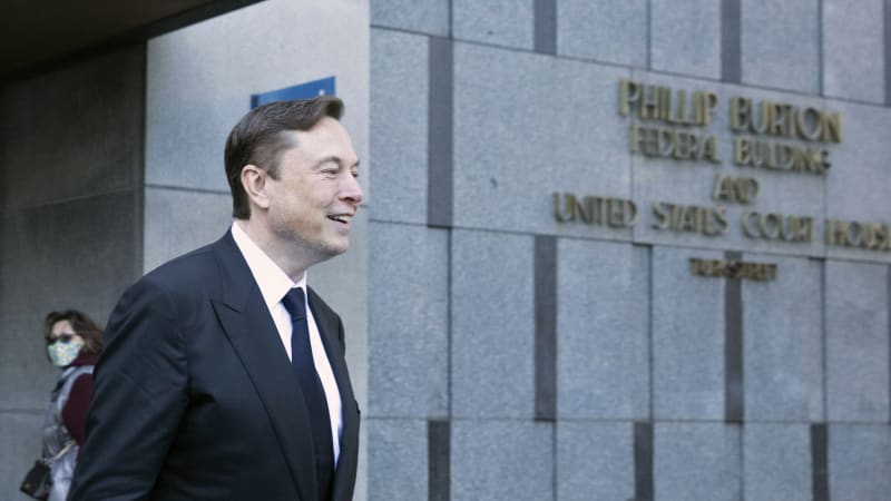 Elon Musk Tesla tweet trial delves into investor damages up to  billion – Autoblog