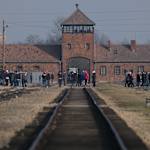 Le musée d'Auschwitz contraint de rappeler à l'ordre les visiteurs