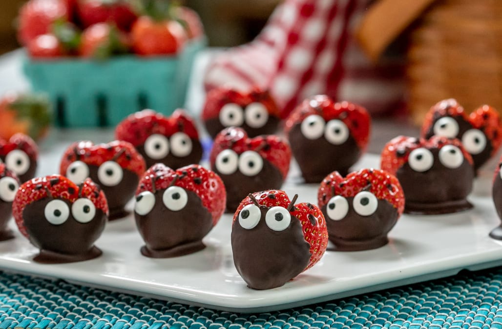 Make these chocolate covered strawberry 'ladybugs' for an adorable snack