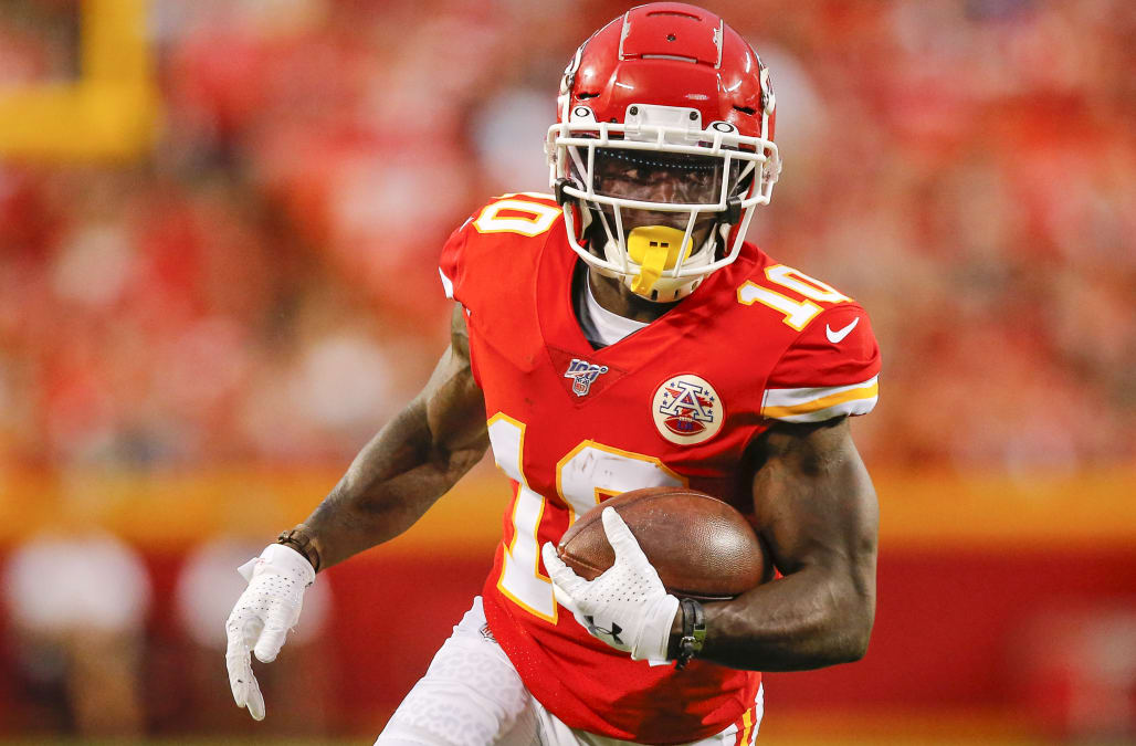 Source: Tyreek Hill gets $35.2M guaranteed in 3-year extension with Chiefs - AOL News