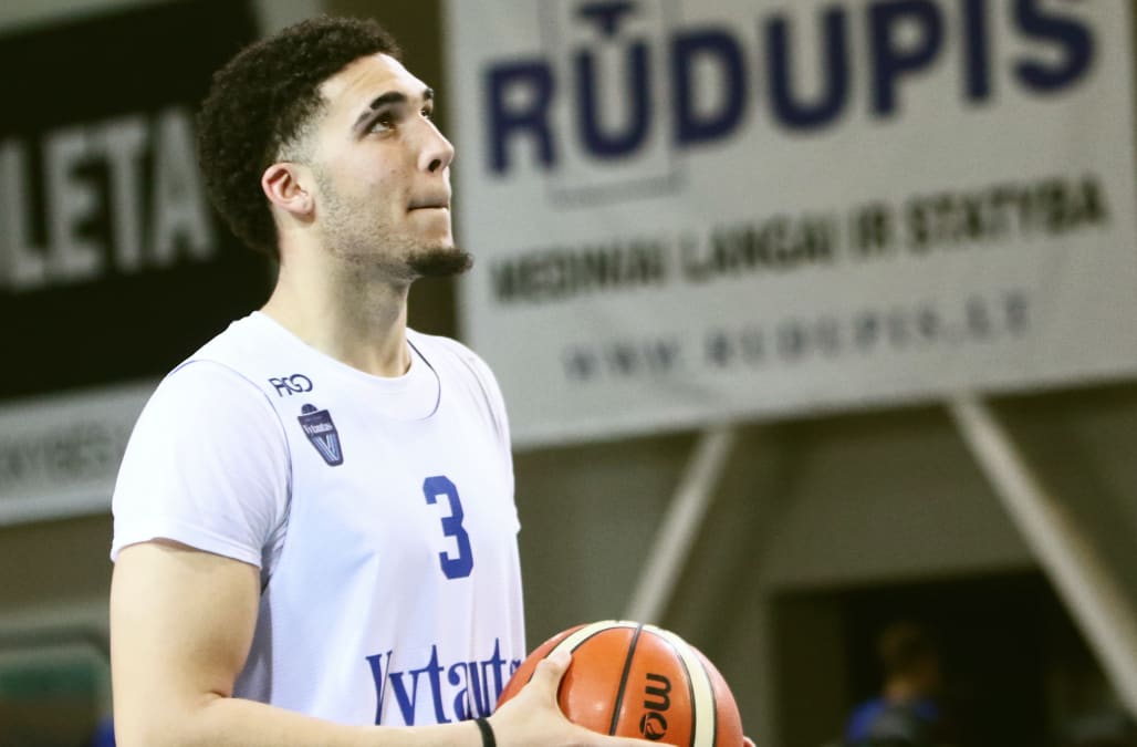 LiAngelo Ball works out for Lakers; Warriors workout upcoming