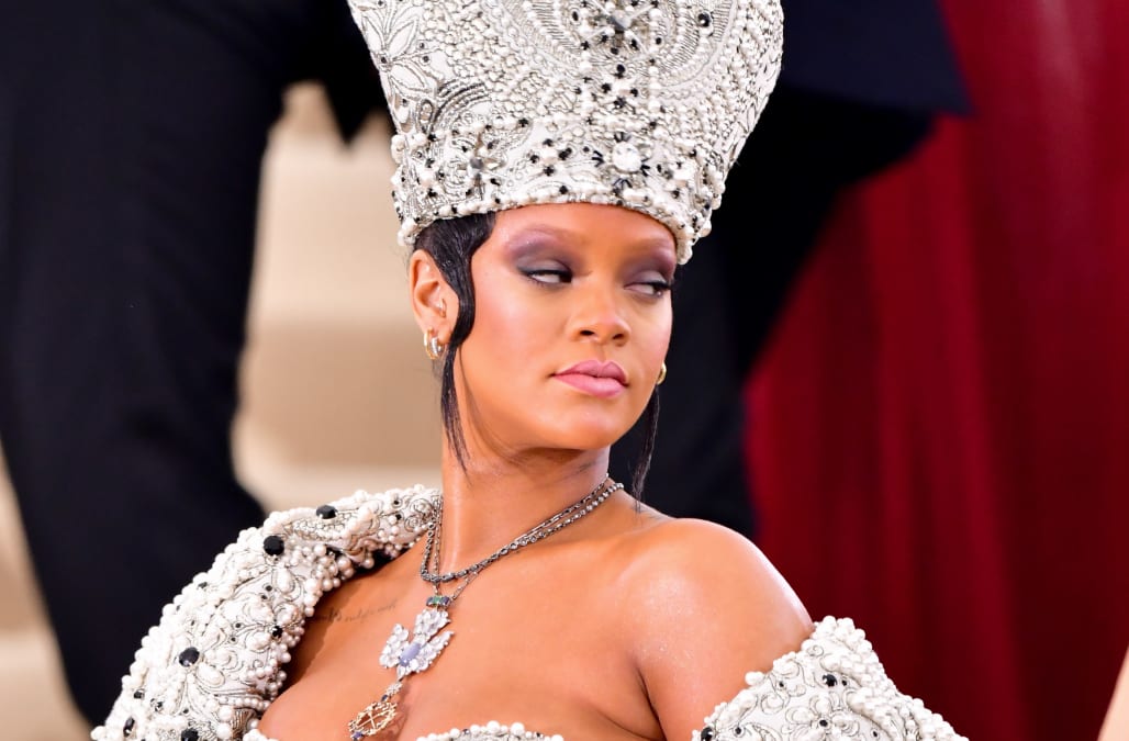 Man Arrested For Breaking Into Rihannas Home In An Attempt To Have Sex