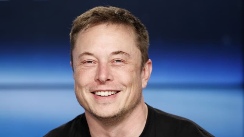 photo of Elon Musk lashes out at the media, and yes, we covered that, too image