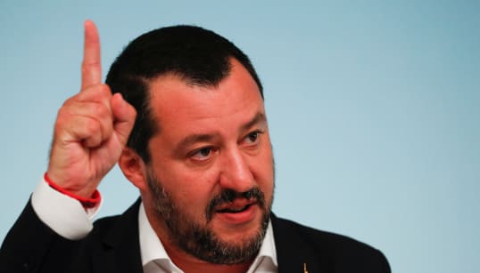 Salvini menace de fermer tous les aéroports italiens si l'Allemagne lui renvoie des migrants 