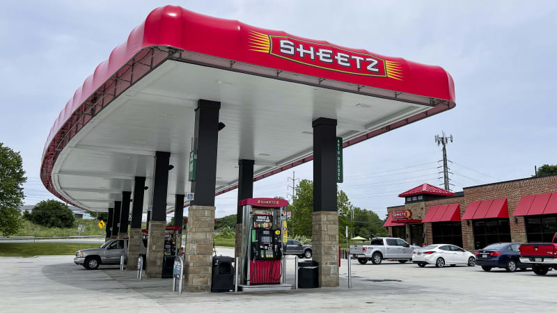 Sheetz-Kette senkt Preis für Normalbenzin auf 3,99 $ für Reisen am 4. Juli