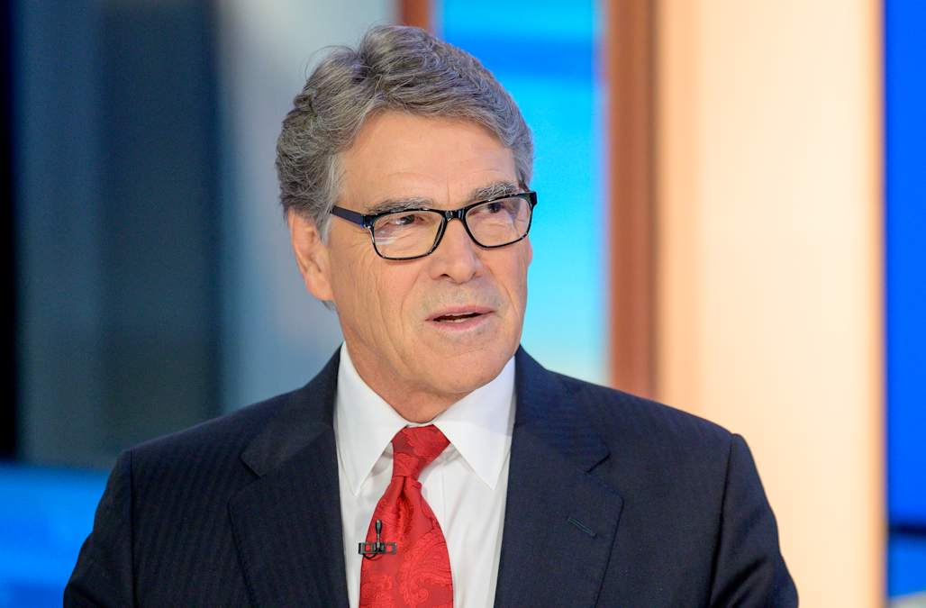Energy Secretary Perry tells Trump he plans on resigning - AOL
