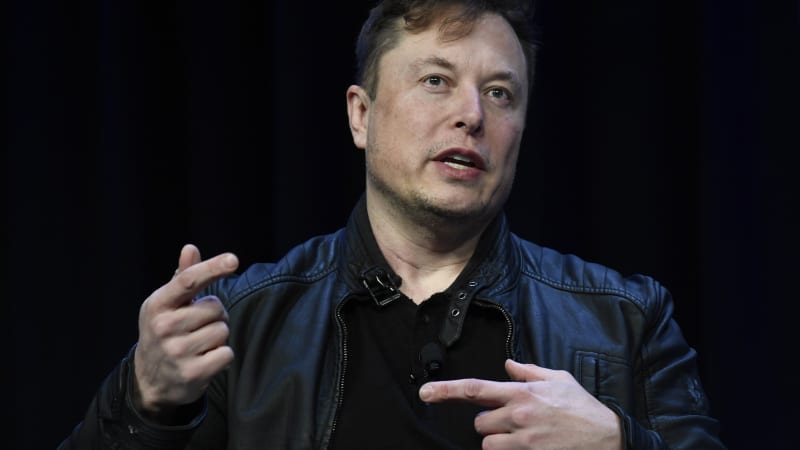 SpaceX employees: Elon Musk is a 'distraction and embarrassment'