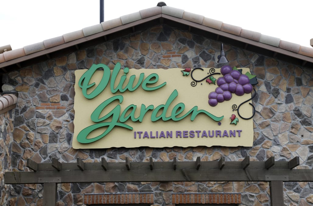 Olive Garden Offering Breadstick Bouquet For Valentine S Day Aol