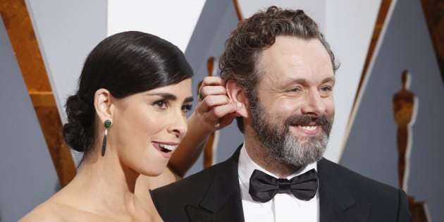 Presenter Sarah Silverman arrives with partner Michael Sheen at the 88th Academy Awards in Hollywood, California February 28, 2016.  REUTERS/Adrees Latif